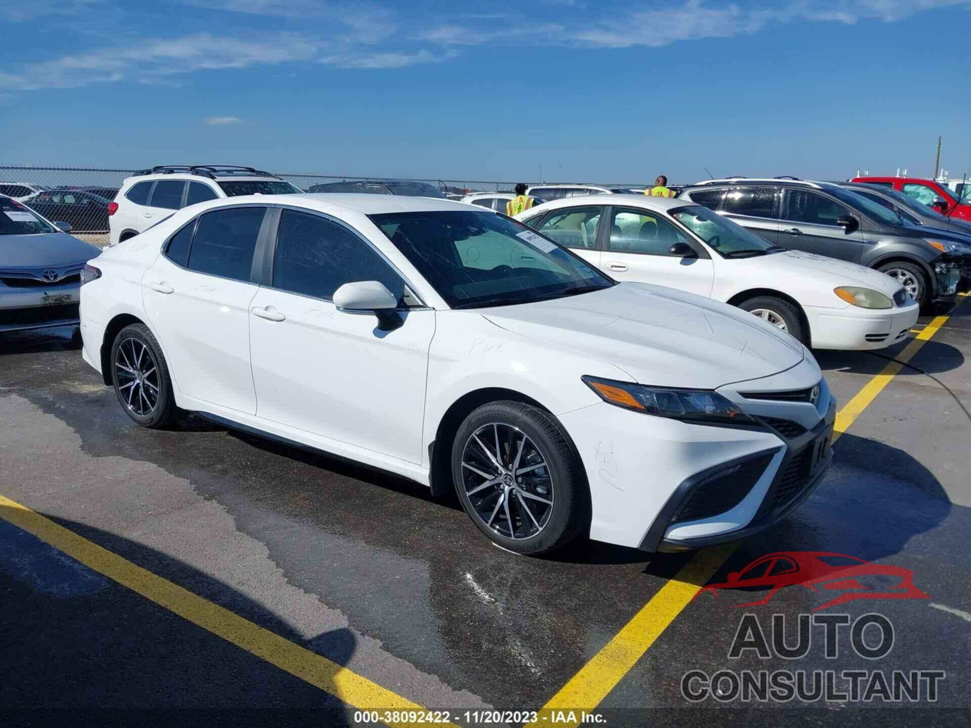 TOYOTA CAMRY 2023 - 4T1G11AKXPU773199