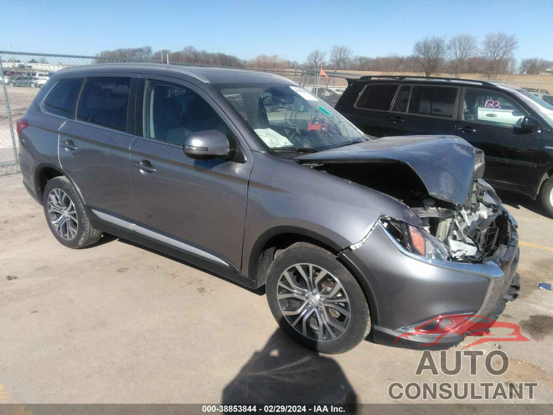 MITSUBISHI OUTLANDER 2018 - JA4AZ3A38JZ015650