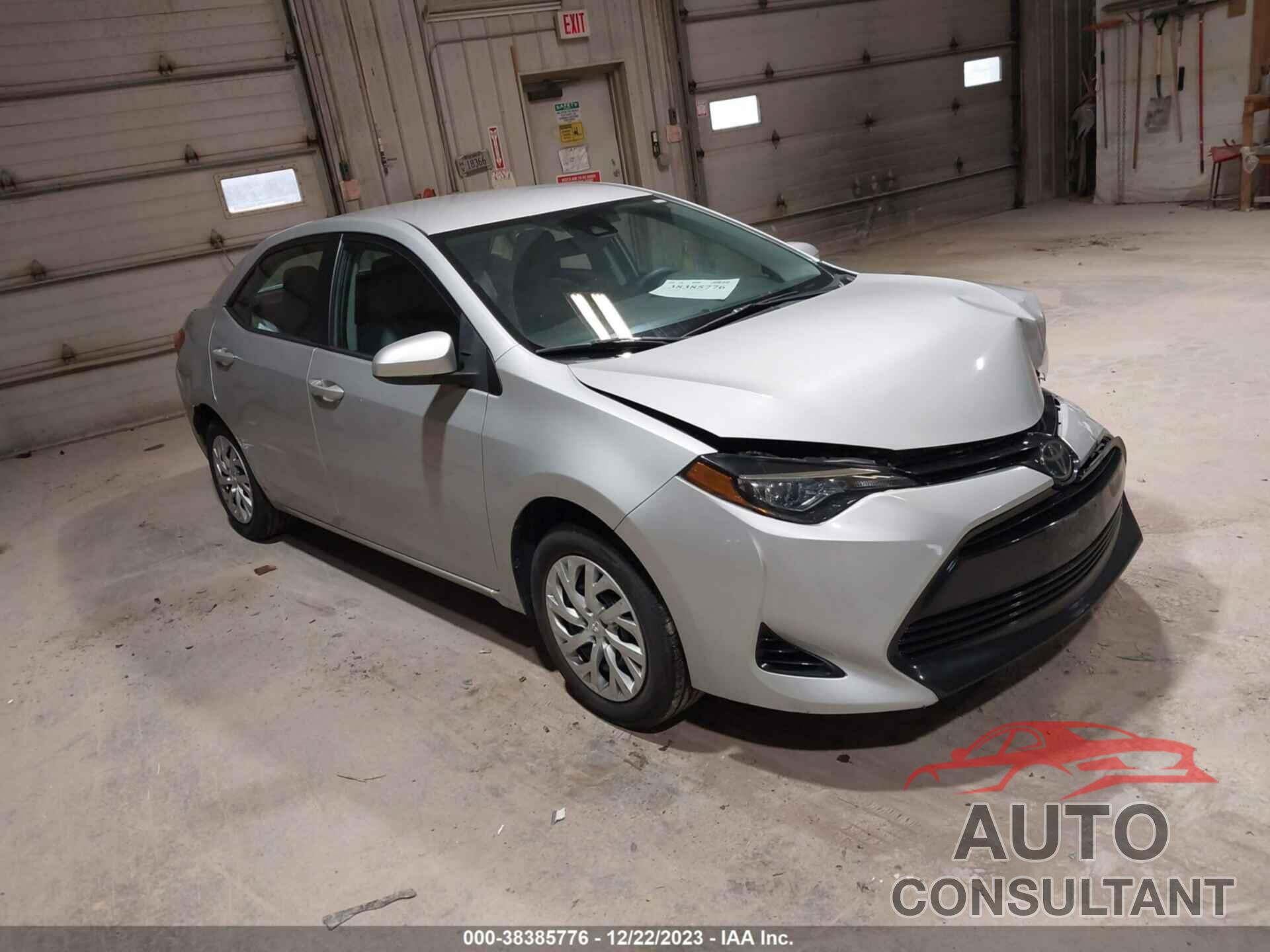 TOYOTA COROLLA 2018 - 5YFBURHE0JP834827