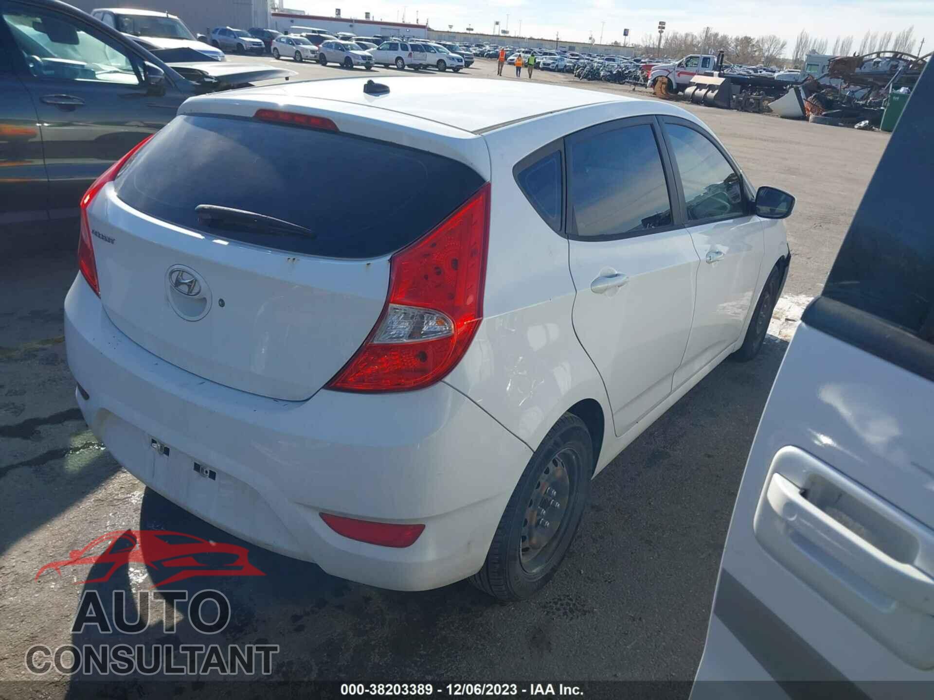 HYUNDAI ACCENT 2015 - KMHCT5AE3FU200900
