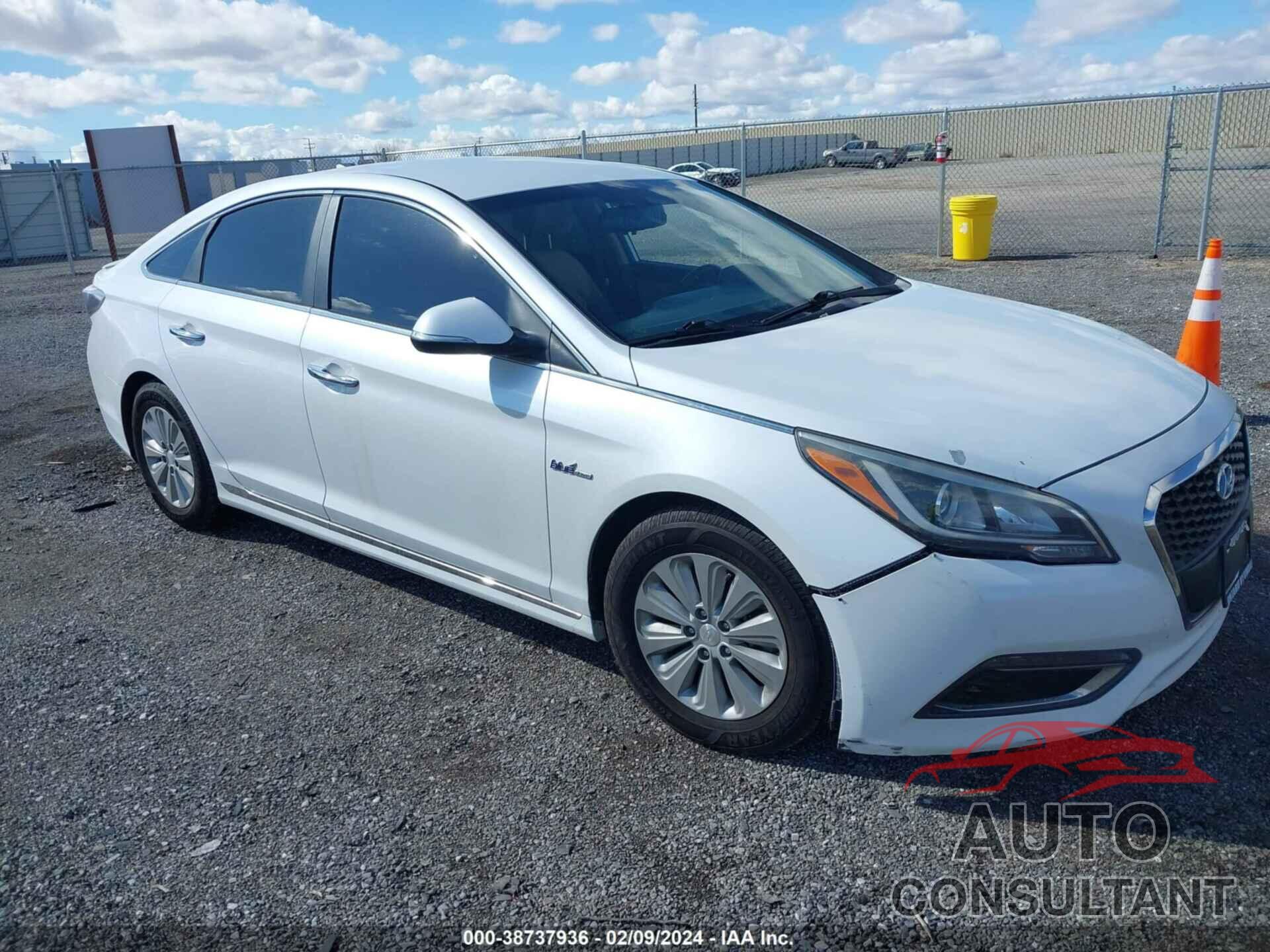 HYUNDAI SONATA HYBRID 2016 - KMHE24L19GA011834