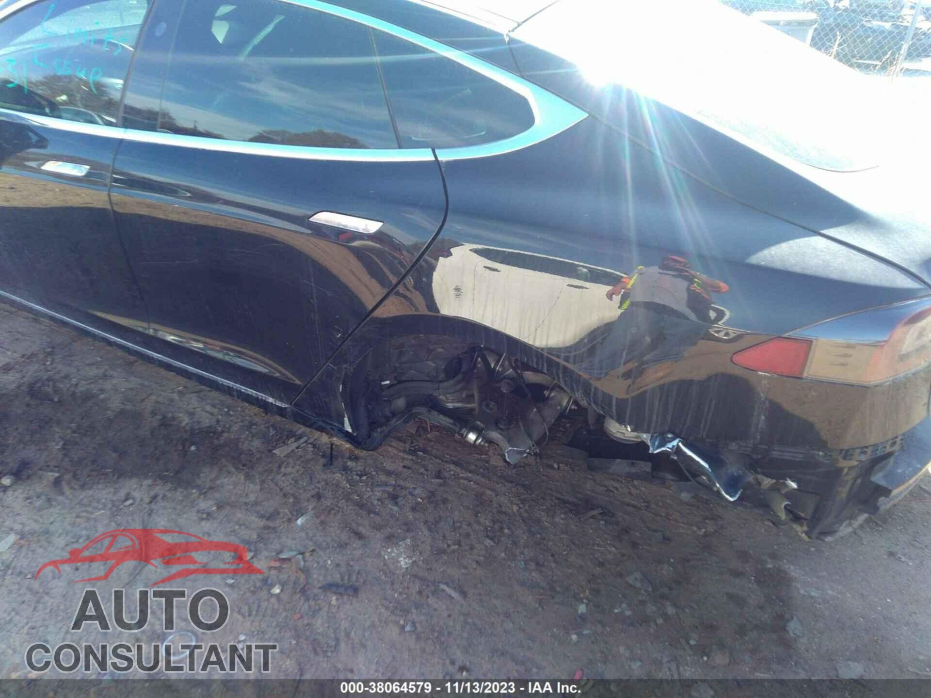 TESLA MODEL S 2018 - 5YJSA1E40JF267570