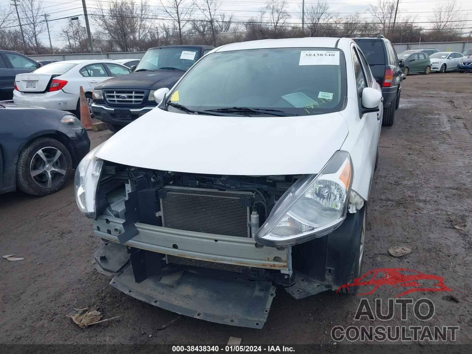 NISSAN VERSA 2018 - 3N1CN7AP9JL823956