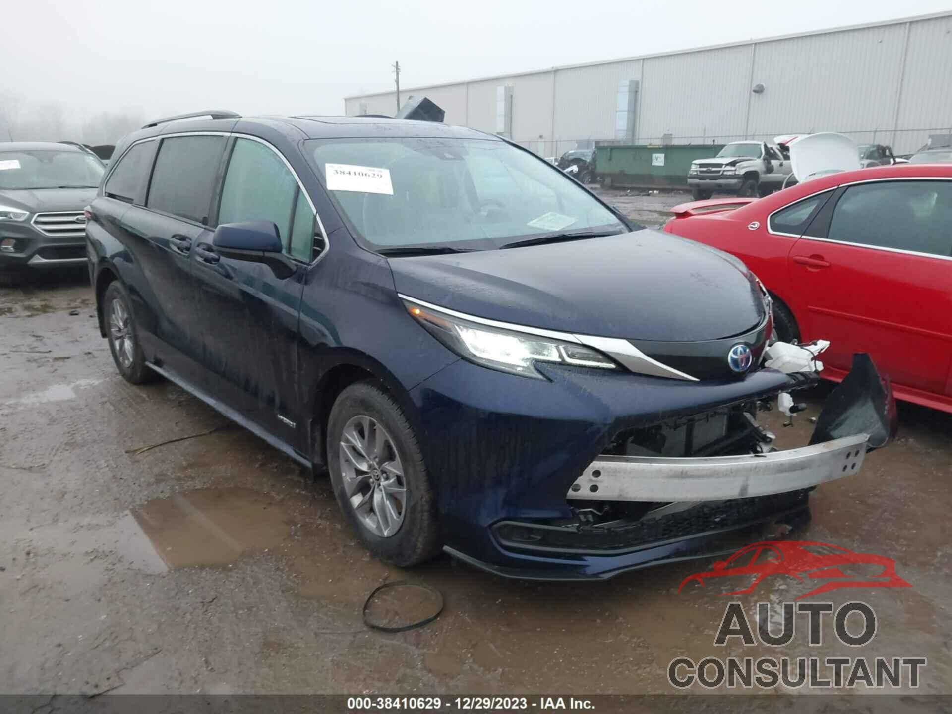 TOYOTA SIENNA 2021 - 5TDBSKFC6MS005237