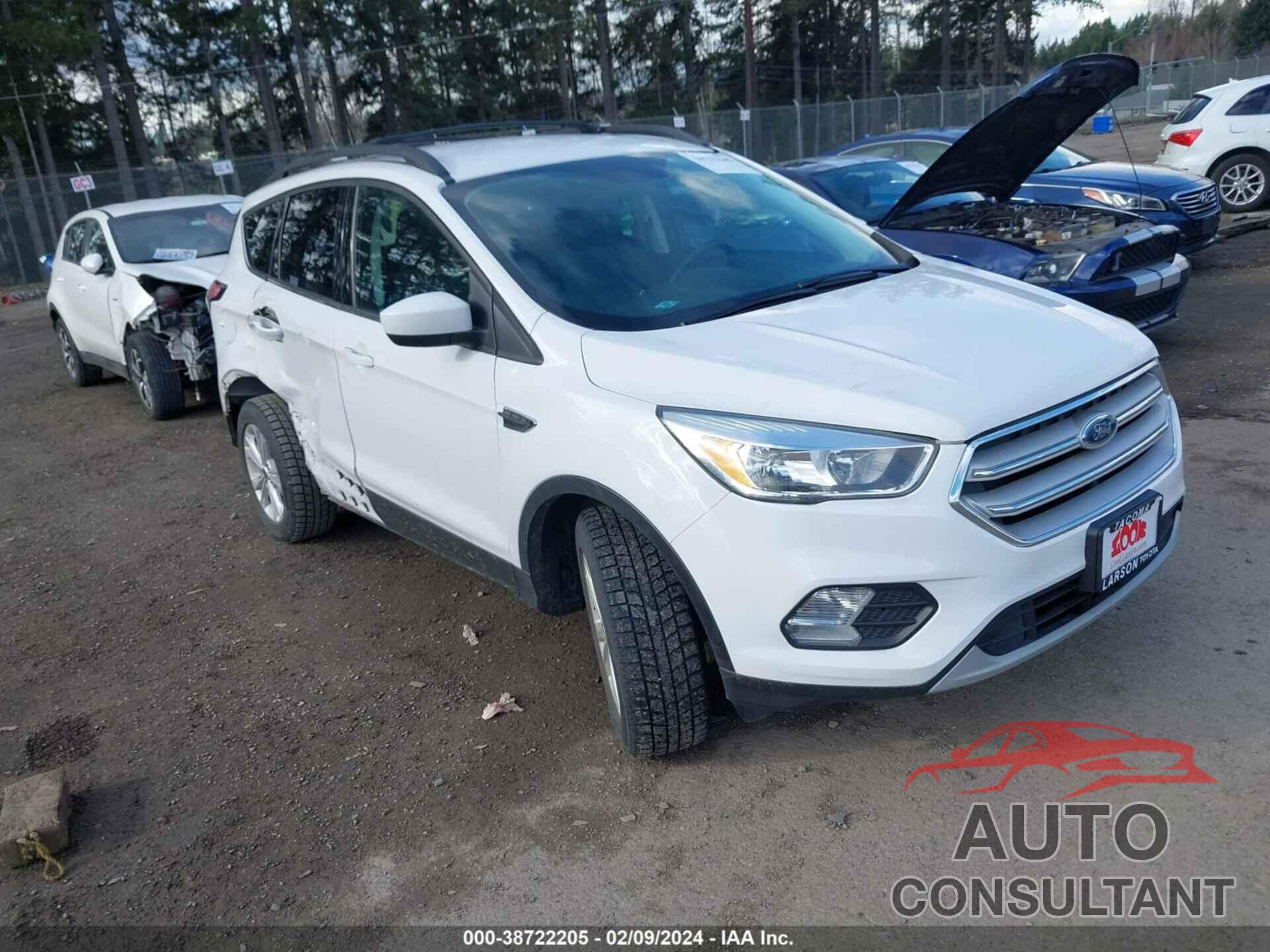 FORD ESCAPE 2018 - 1FMCU9GD7JUB17353