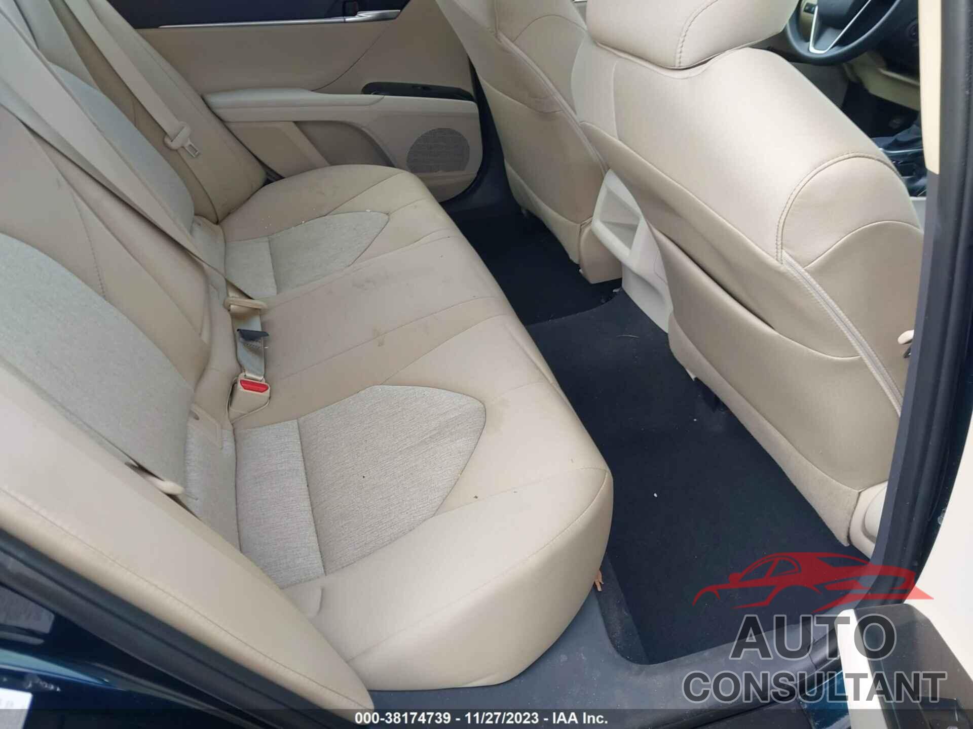 TOYOTA CAMRY 2018 - 4T1B11HK7JU548617