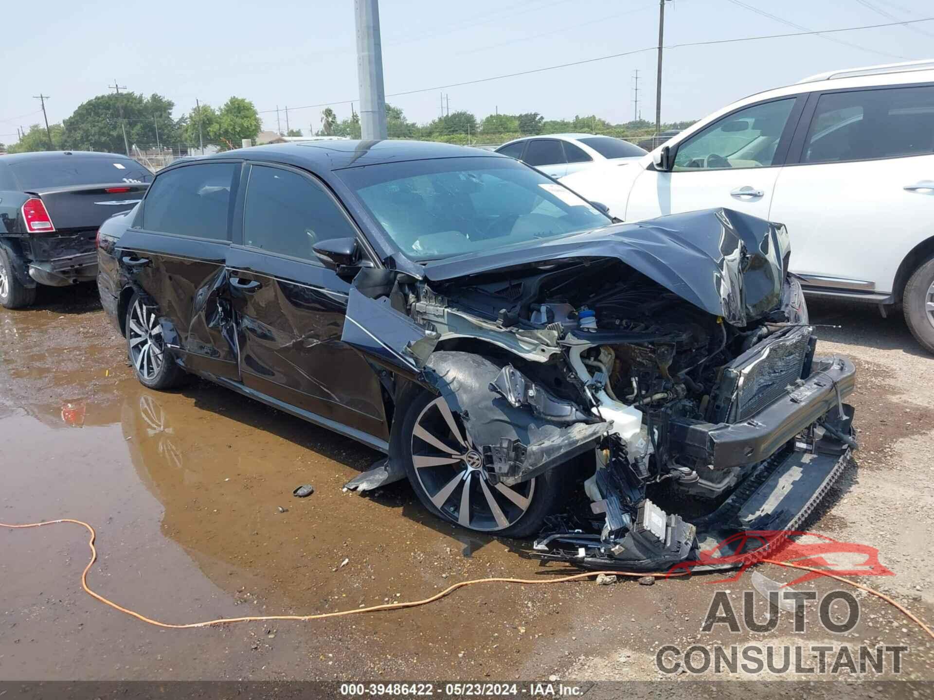 VOLKSWAGEN PASSAT 2018 - 1VWJM7A30JC046385