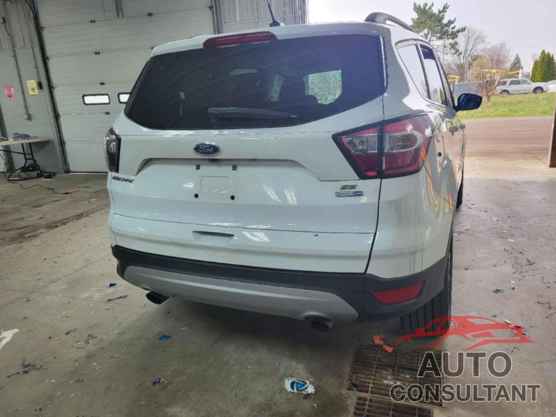 FORD ESCAPE 2018 - 1FMCU9GD3JUC13318