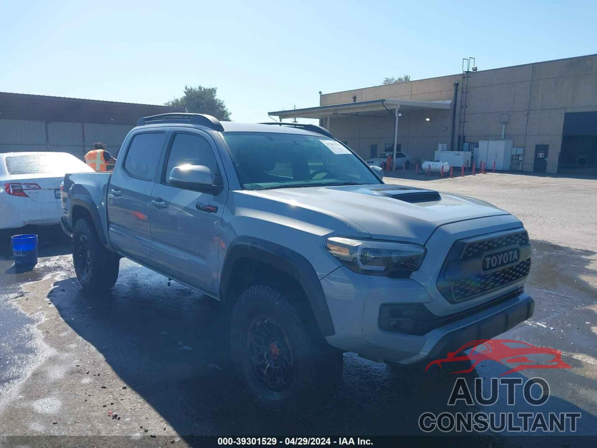 TOYOTA TACOMA 2017 - 5TFCZ5AN2HX092807