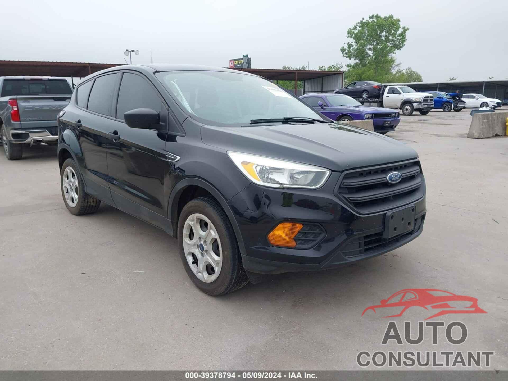 FORD ESCAPE 2017 - 1FMCU0F7XHUD10081