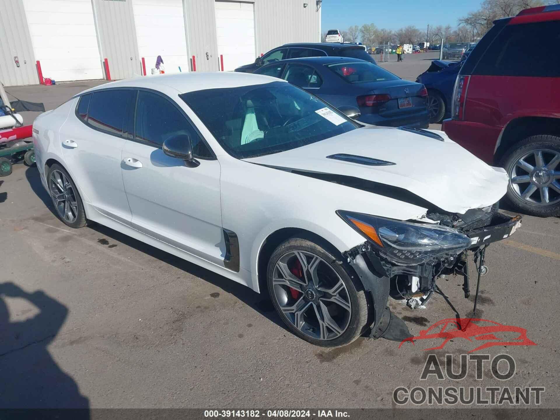 KIA STINGER 2018 - KNAE35LC1J6028840