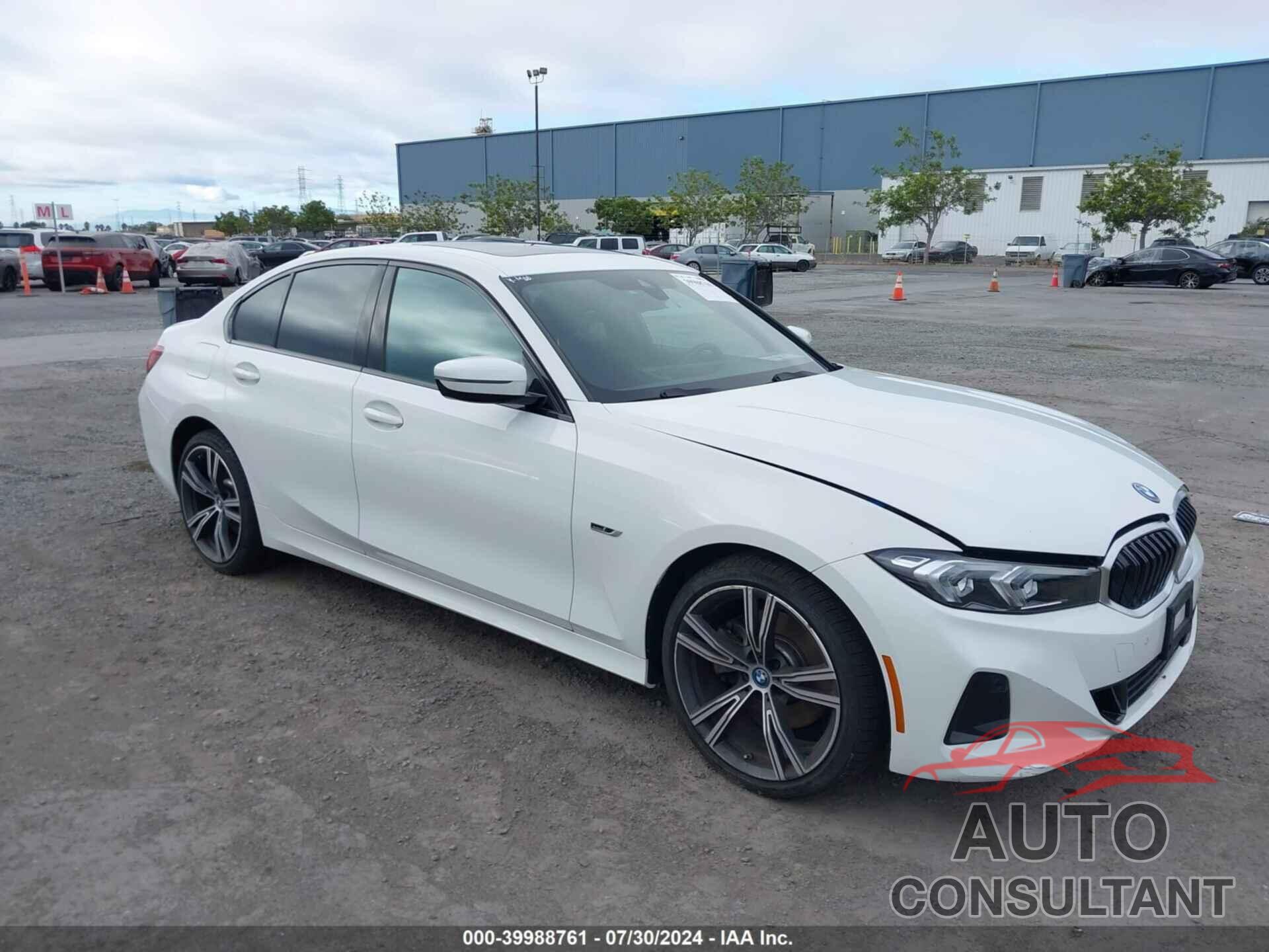 BMW 330E 2023 - 3MW39FF06P8D06033