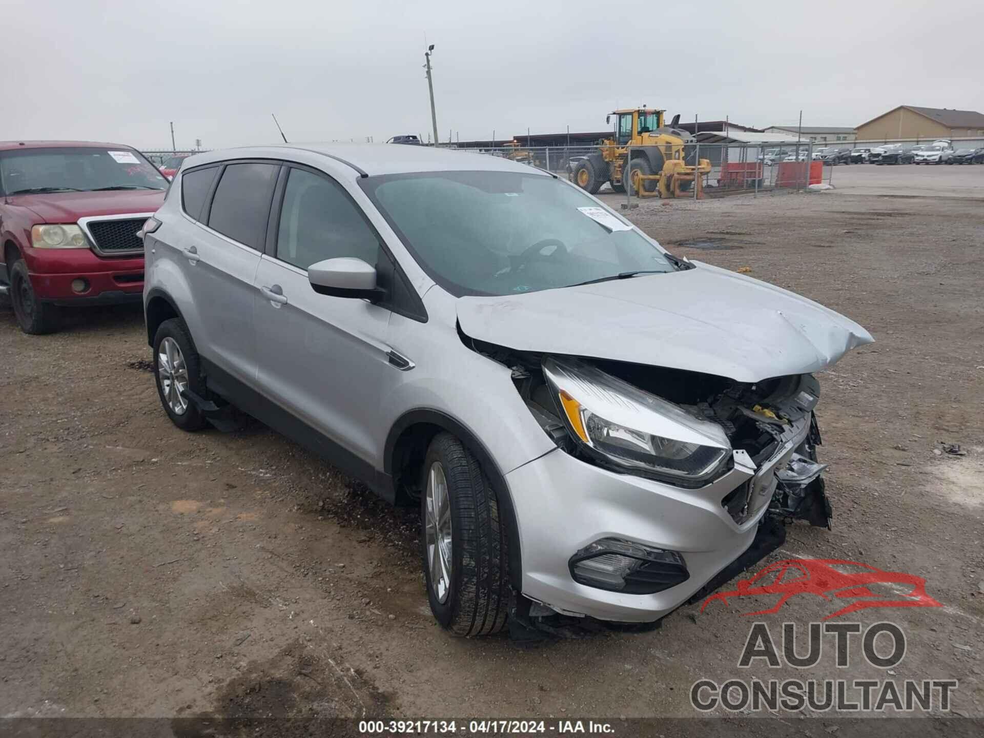 FORD ESCAPE 2017 - 1FMCU9GD1HUF07519