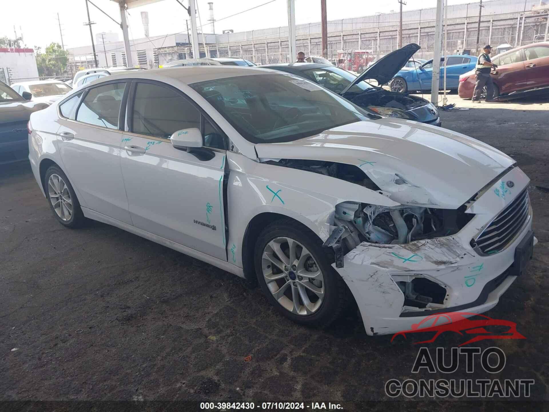 FORD FUSION HYBRID 2019 - 3FA6P0LU4KR188955