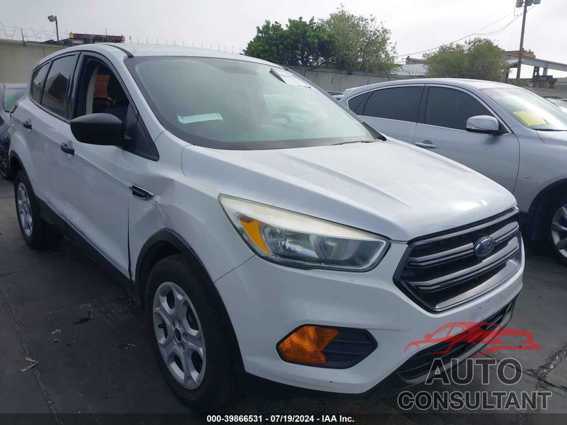 FORD ESCAPE 2017 - 1FMCU0F78HUC50995