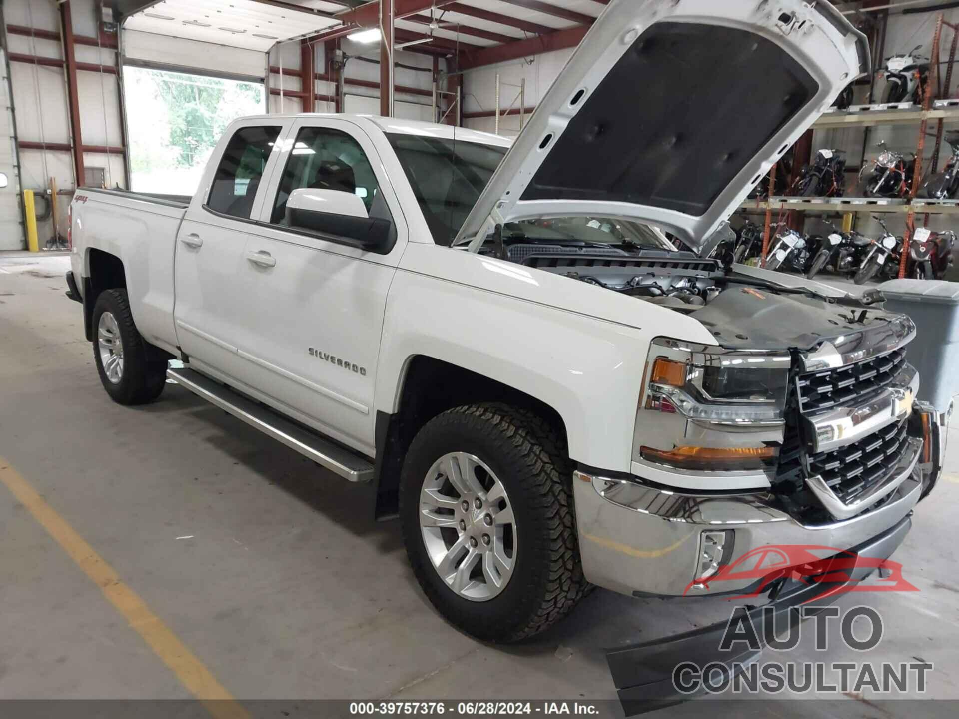 CHEVROLET SILVERADO 1500 2018 - 1GCVKREC1JZ342108