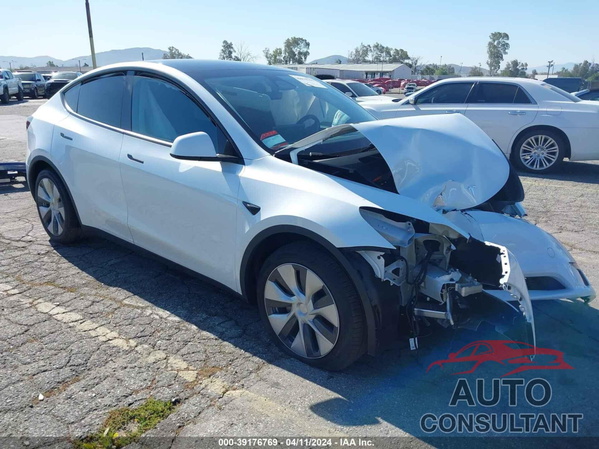 TESLA MODEL Y 2024 - 7SAYGDEE1RA230610