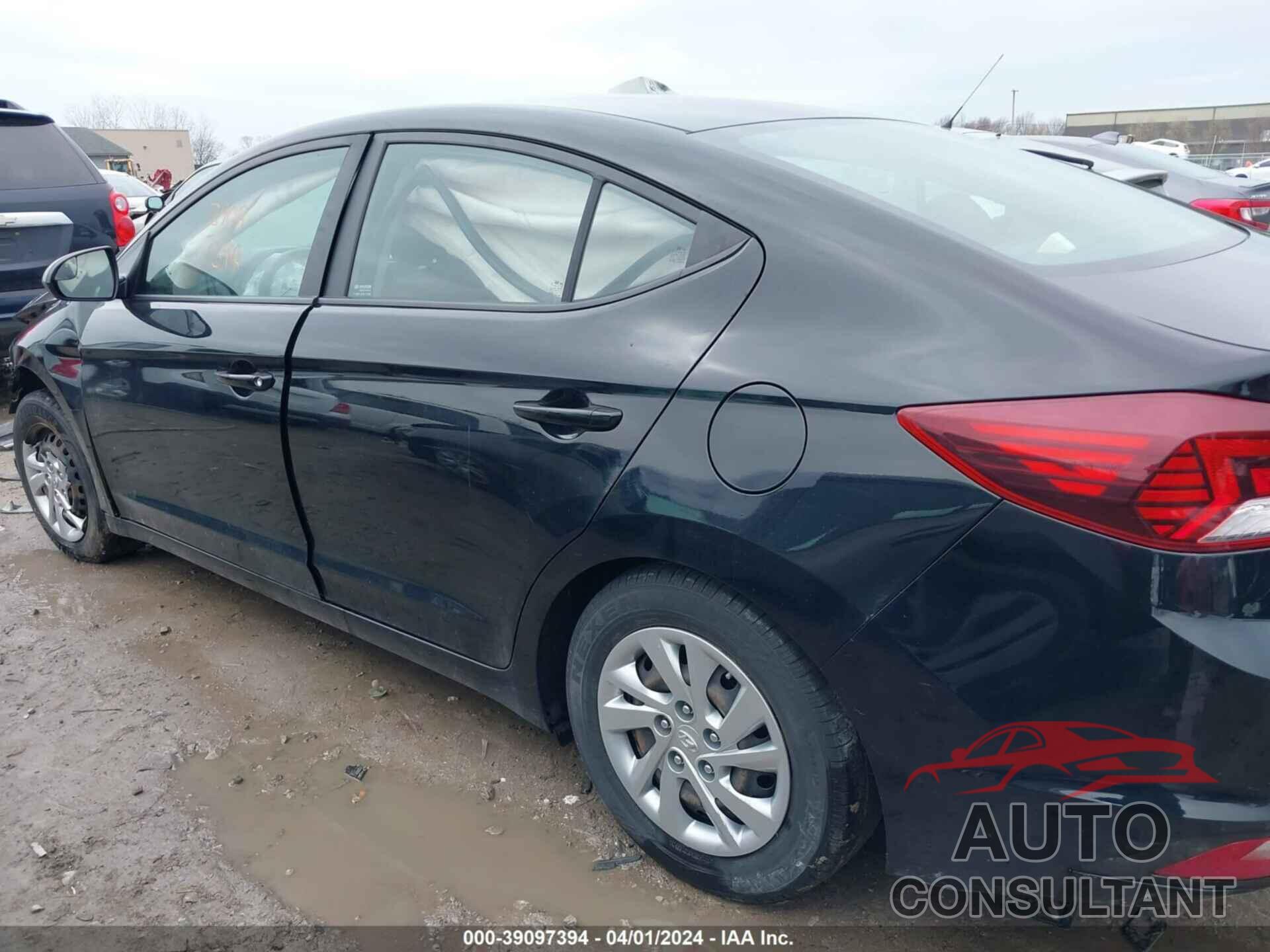 HYUNDAI ELANTRA 2019 - KMHD74LF8KU758597