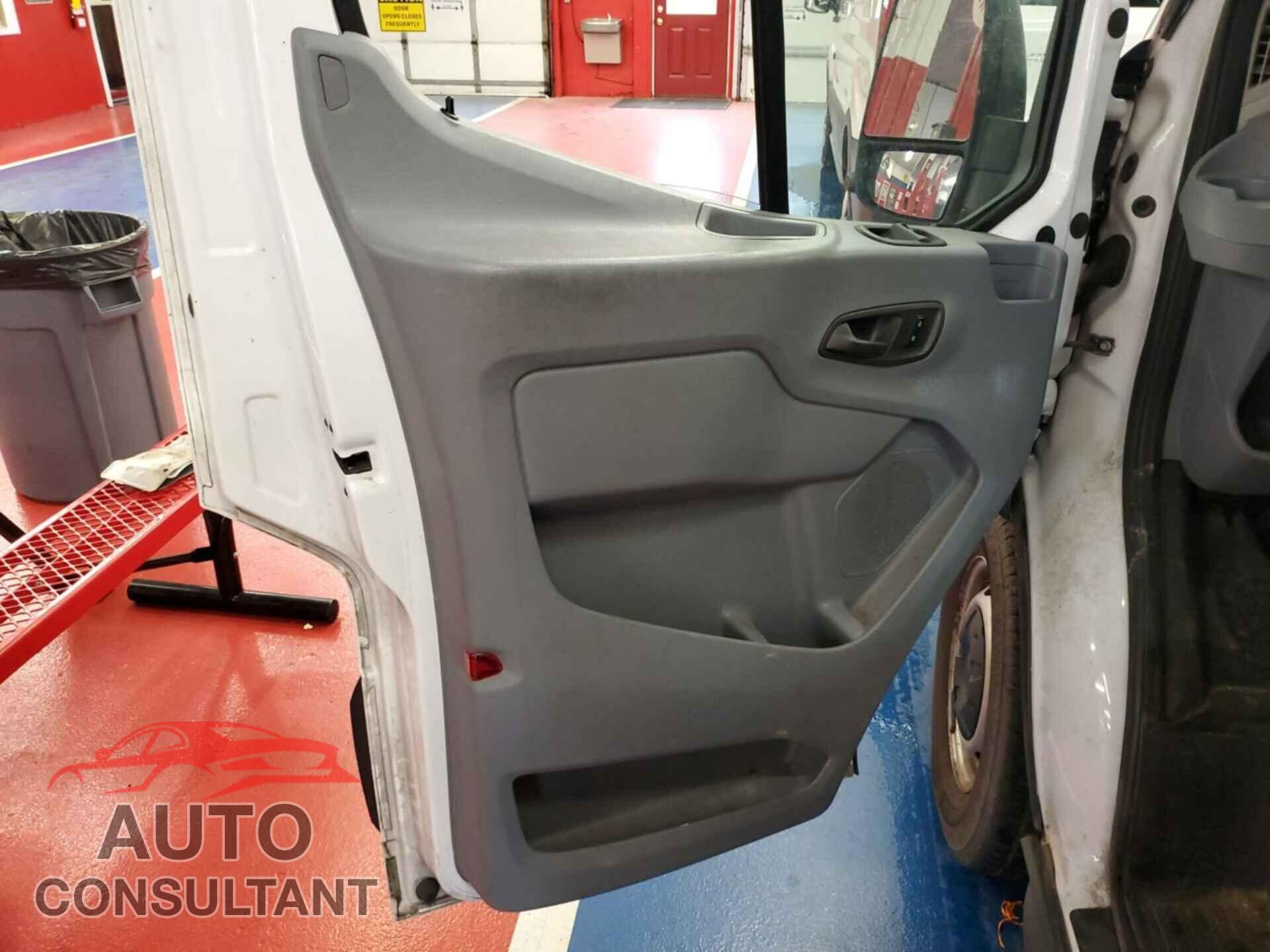 FORD TRANSIT 2018 - 1FTYR2CM4JKB55305