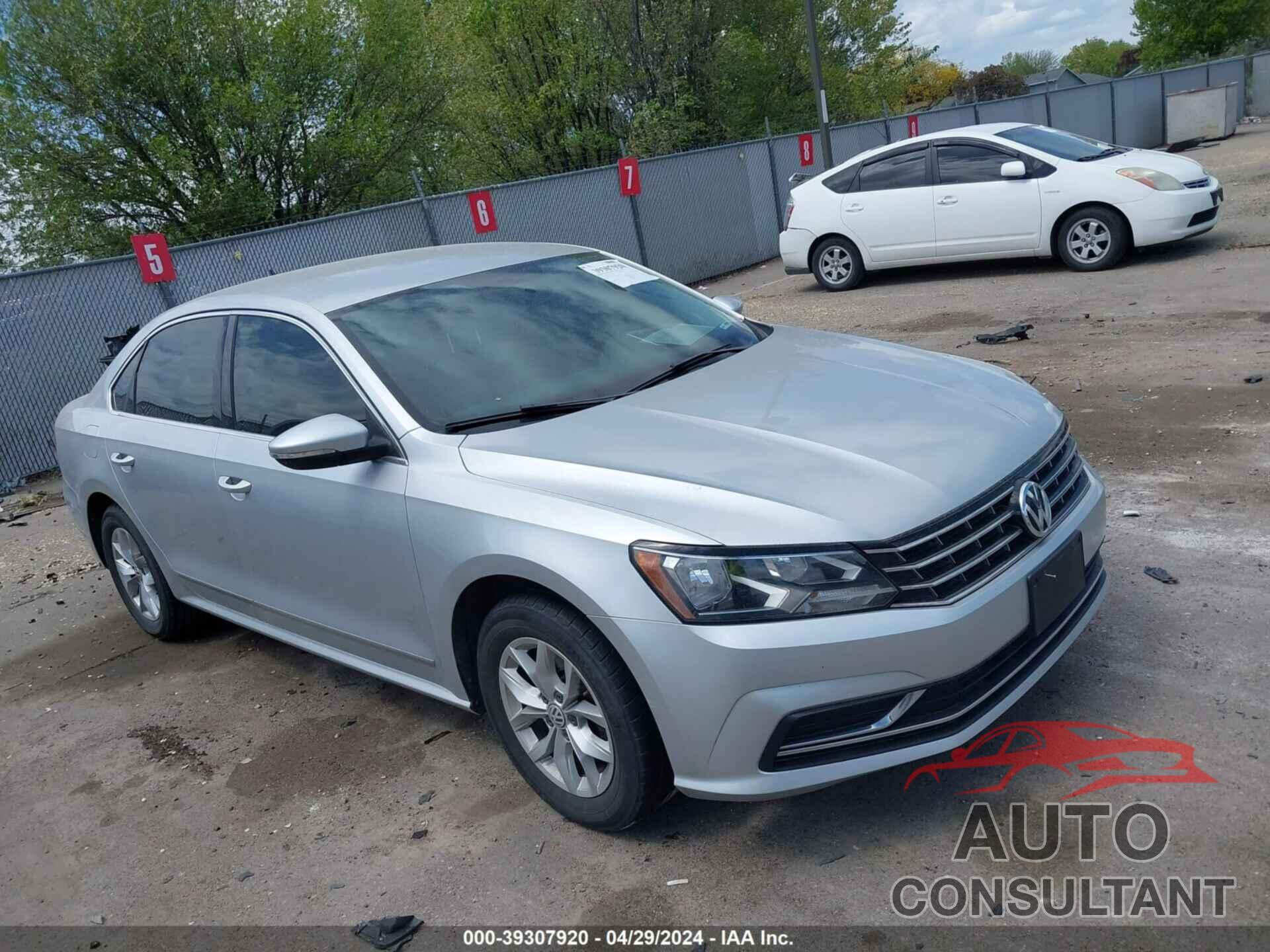 VOLKSWAGEN PASSAT 2016 - 1VWAS7A30GC013577