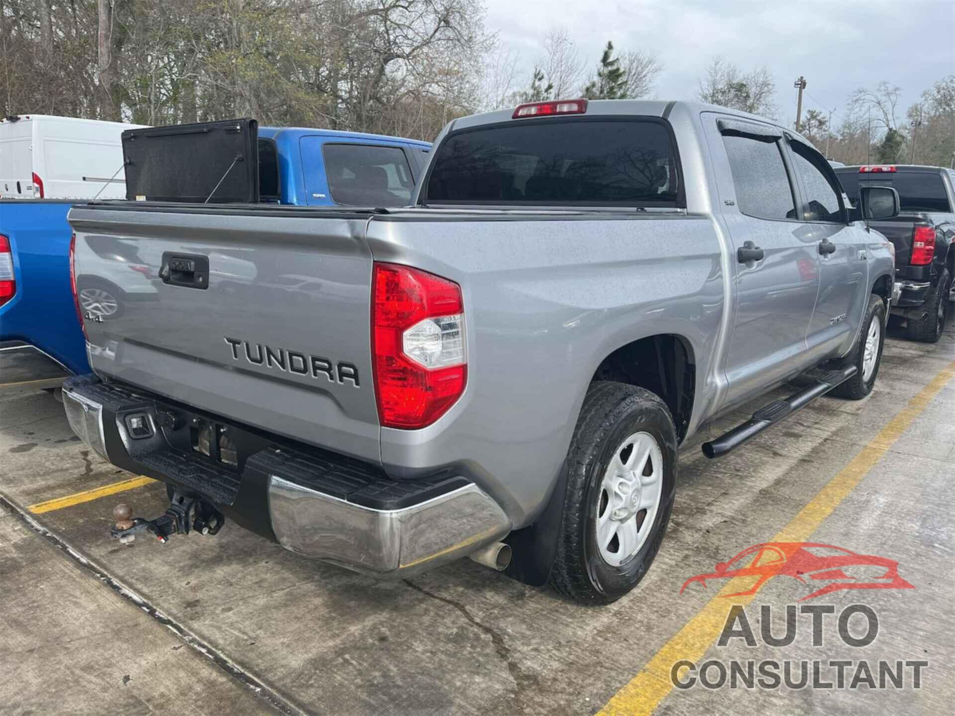 TOYOTA TUNDRA 2018 - 5TFDW5F10JX712465