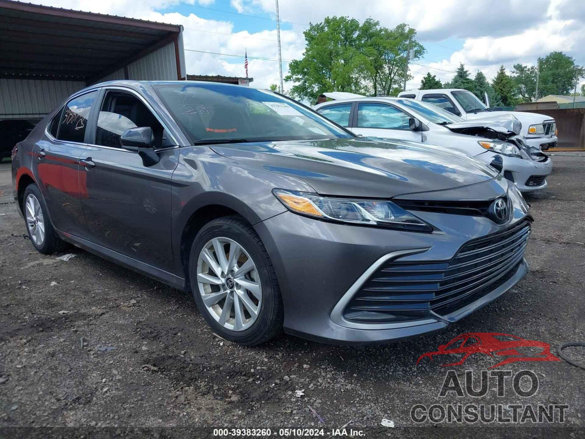 TOYOTA CAMRY 2021 - 4T1C11AK2MU561732