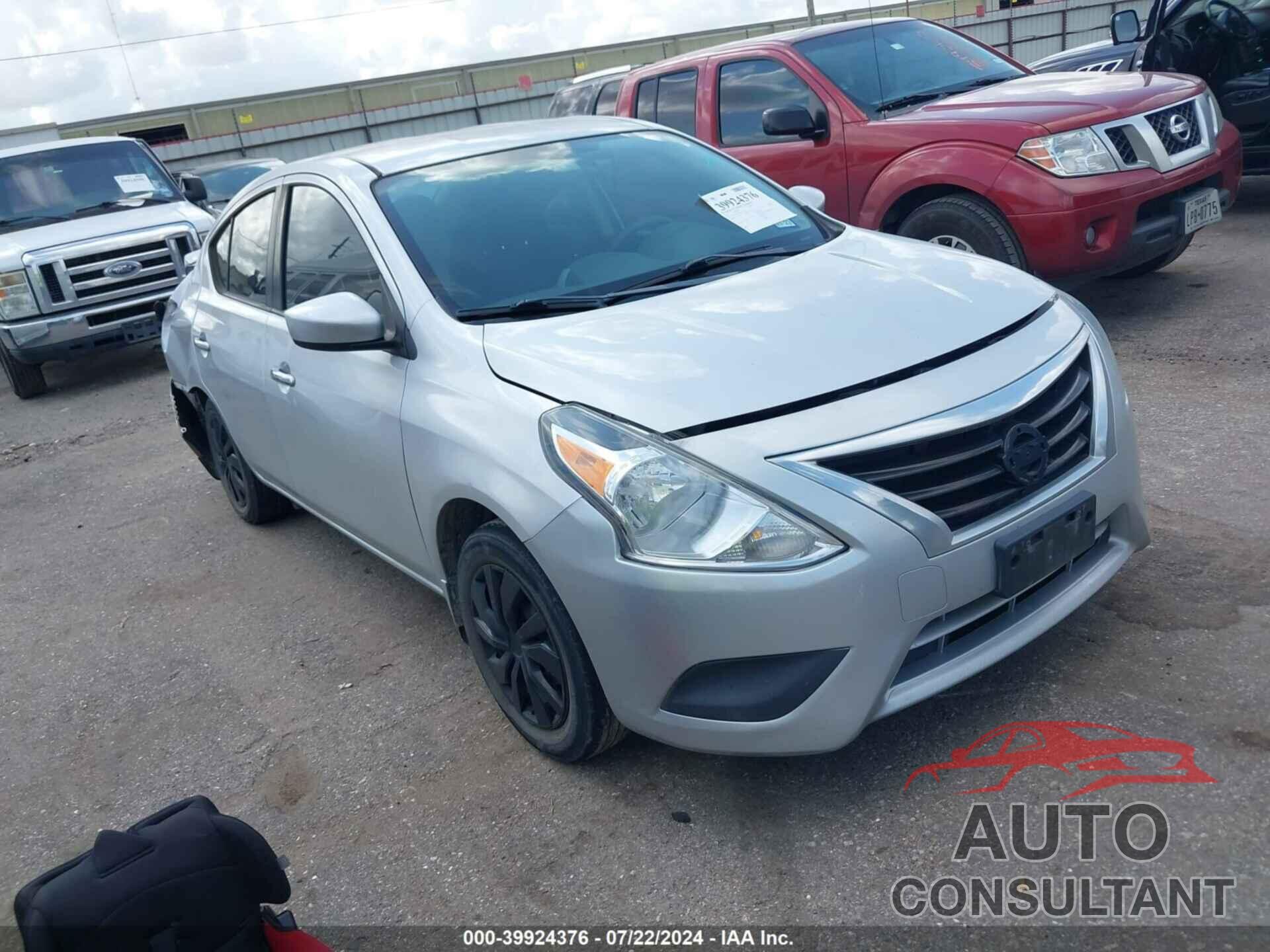 NISSAN VERSA 2017 - 3N1CN7AP5HL868175