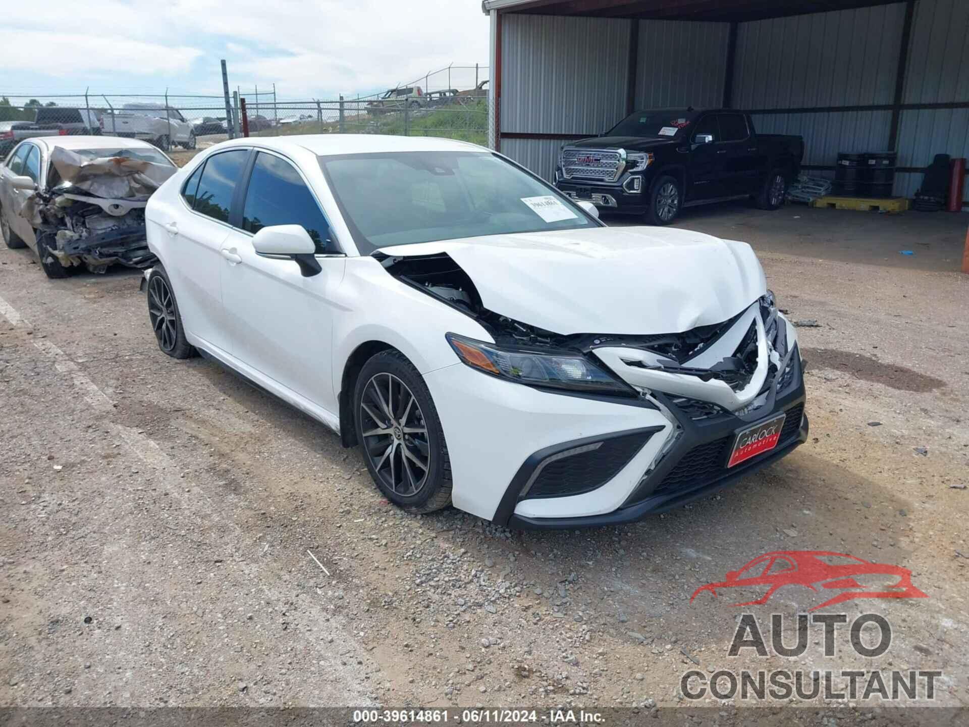 TOYOTA CAMRY 2023 - 4T1G11AK4PU794047