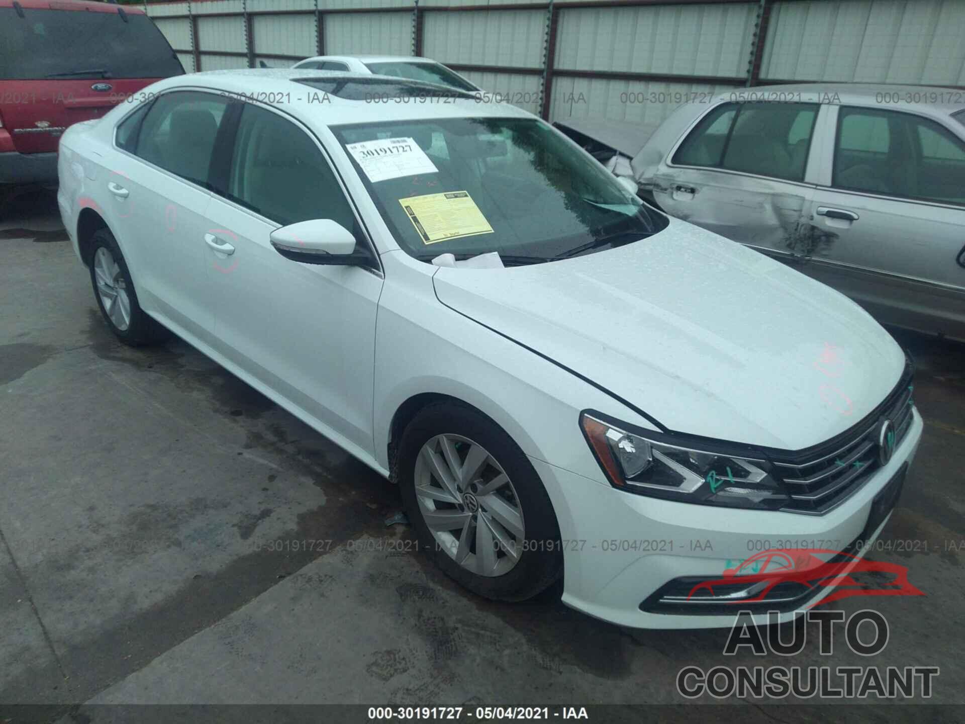 VOLKSWAGEN PASSAT 2018 - 1VWBA7A32JC045381