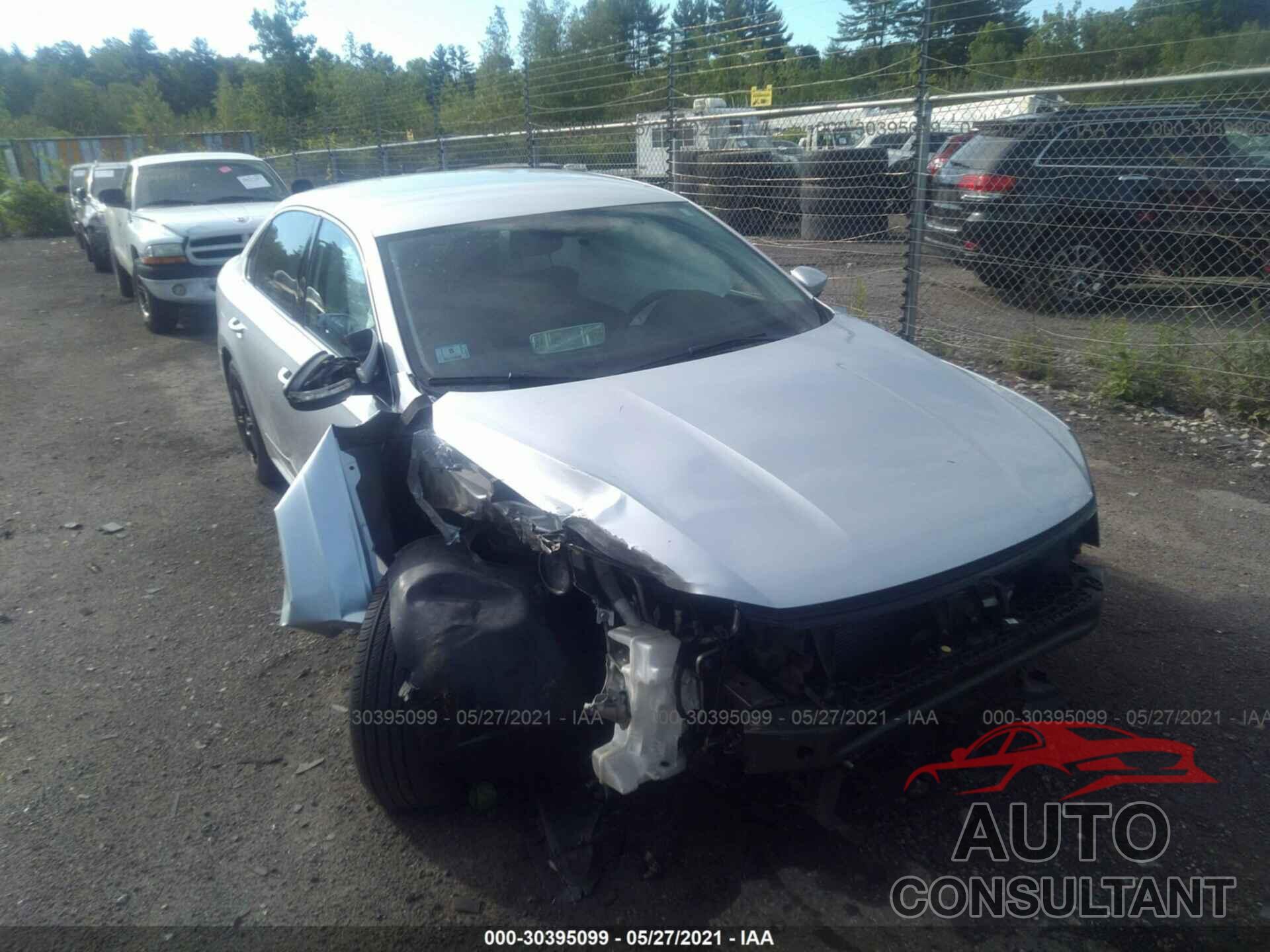 VOLKSWAGEN PASSAT 2016 - 1VWAT7A3XGC025622