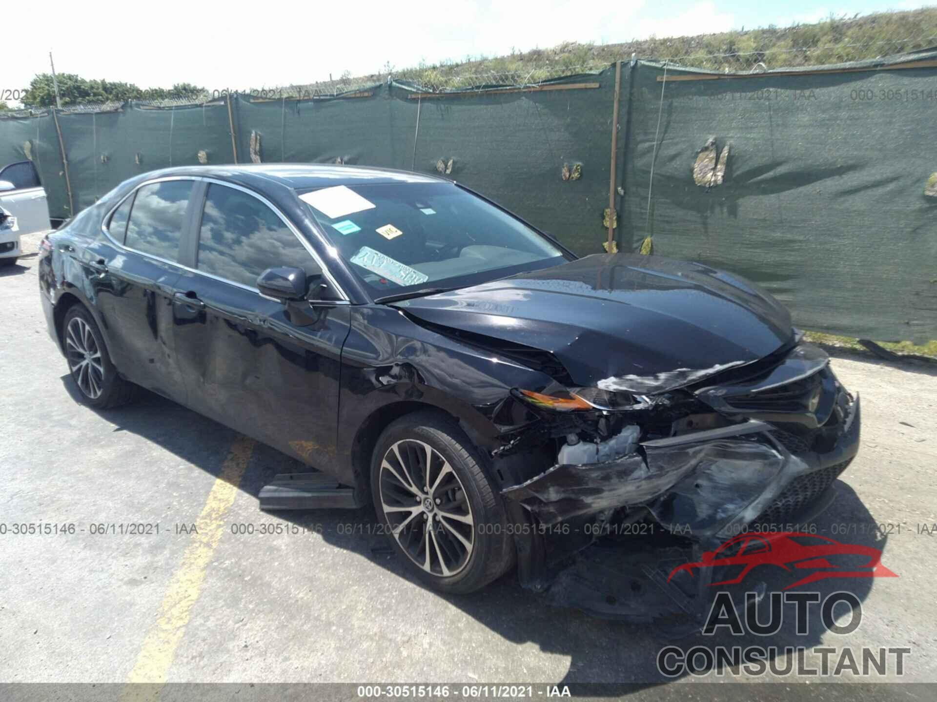 TOYOTA CAMRY 2018 - 4T1B11HK8JU062270