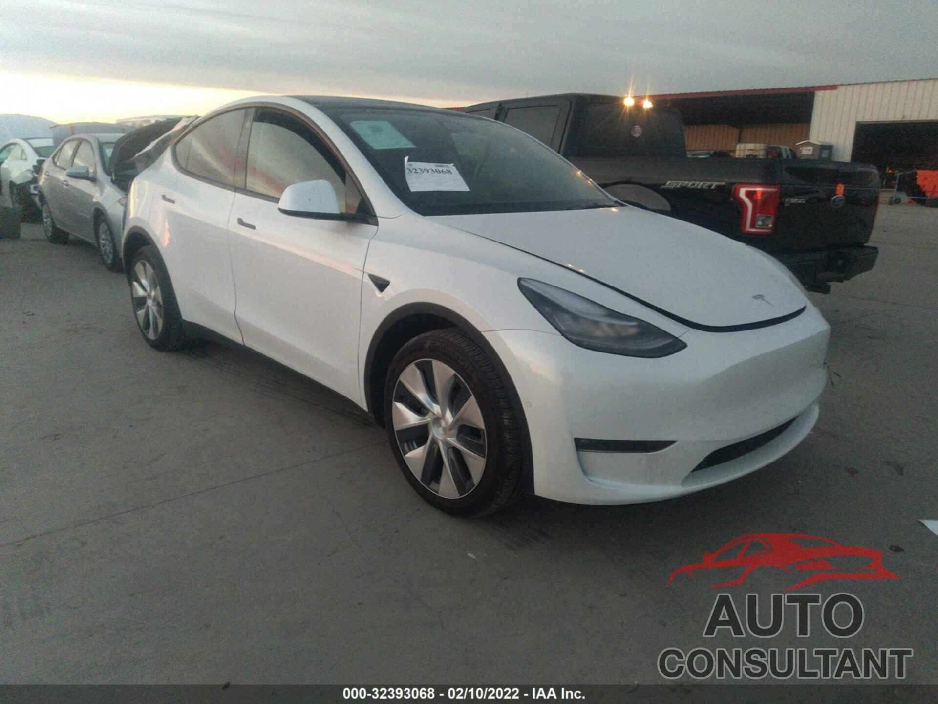 TESLA MODEL Y 2021 - 5YJYGDEE4MF183971