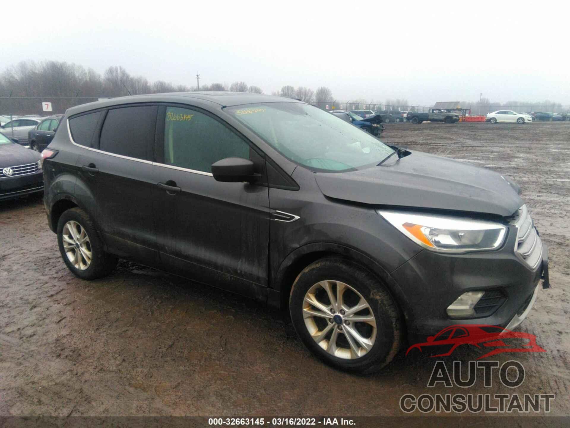 FORD ESCAPE 2017 - 1FMCU9G97HUC96824