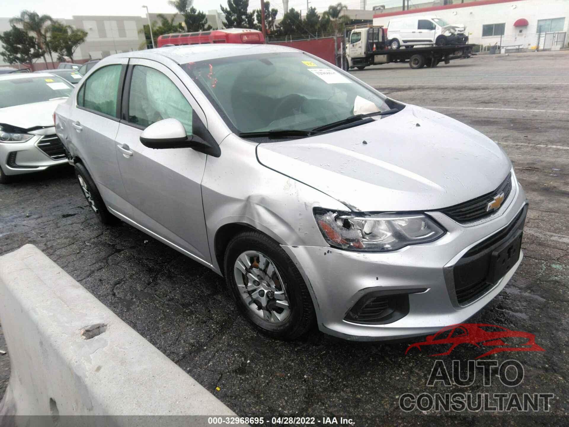 CHEVROLET SONIC 2018 - 1G1JA5SG1J4109997