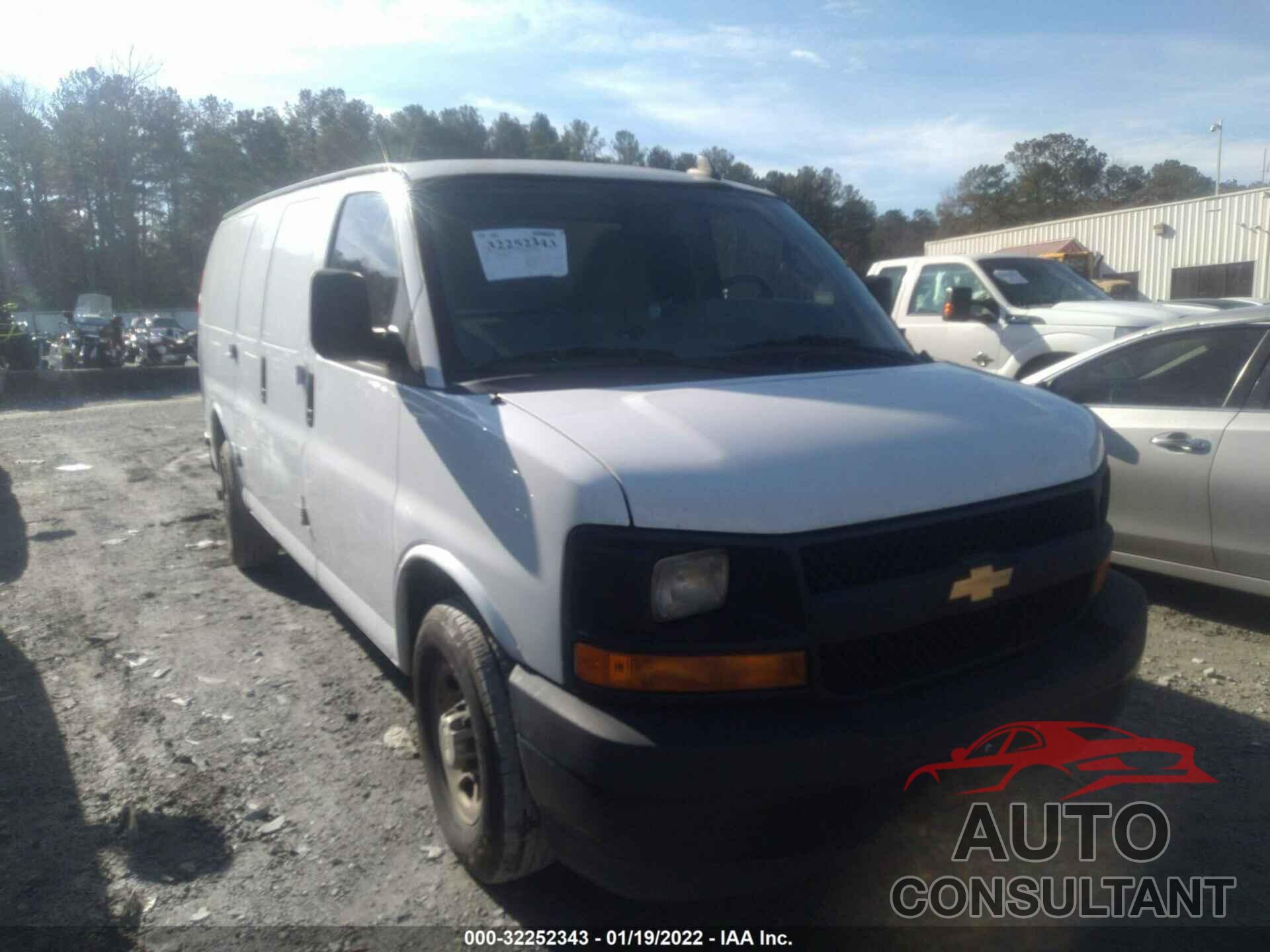 CHEVROLET EXPRESS CARGO VAN 2017 - 1GCWGAFF2H1303617