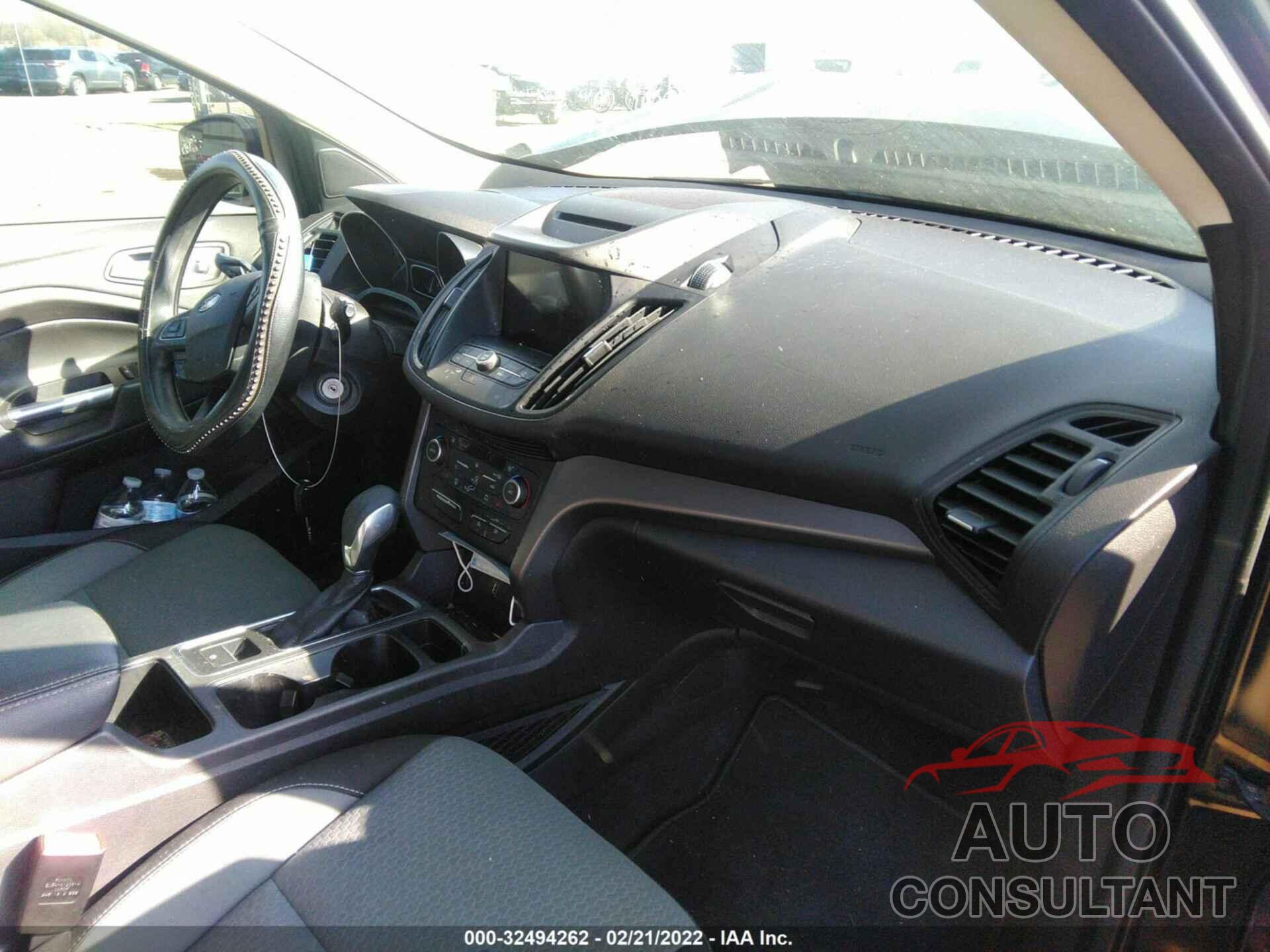 FORD ESCAPE 2018 - 1FMCU0GD3JUD58452