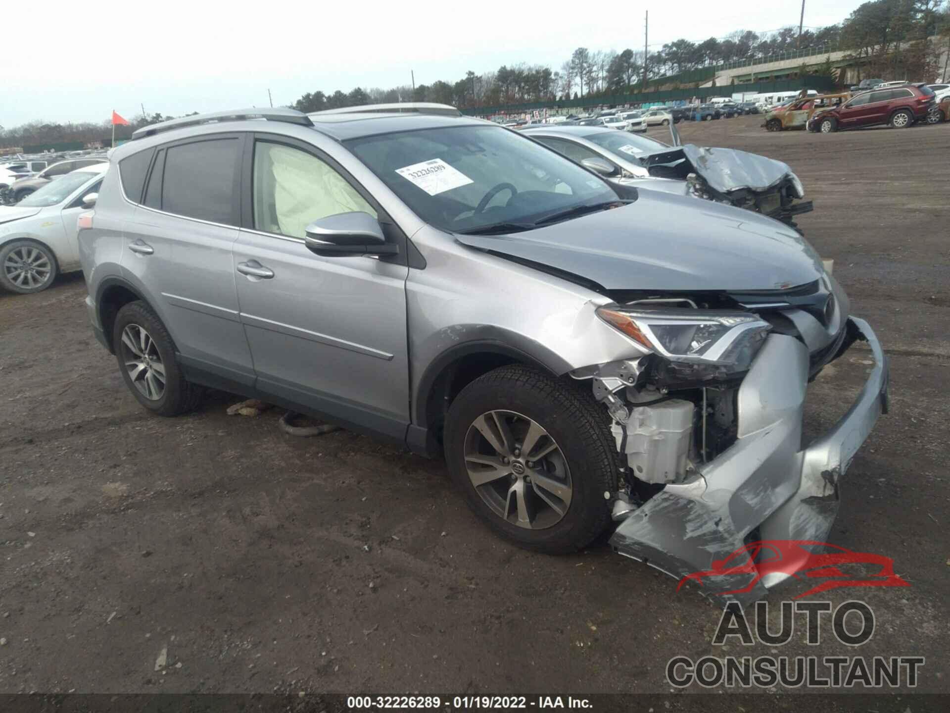 TOYOTA RAV4 2018 - JTMRFREV9JD256145