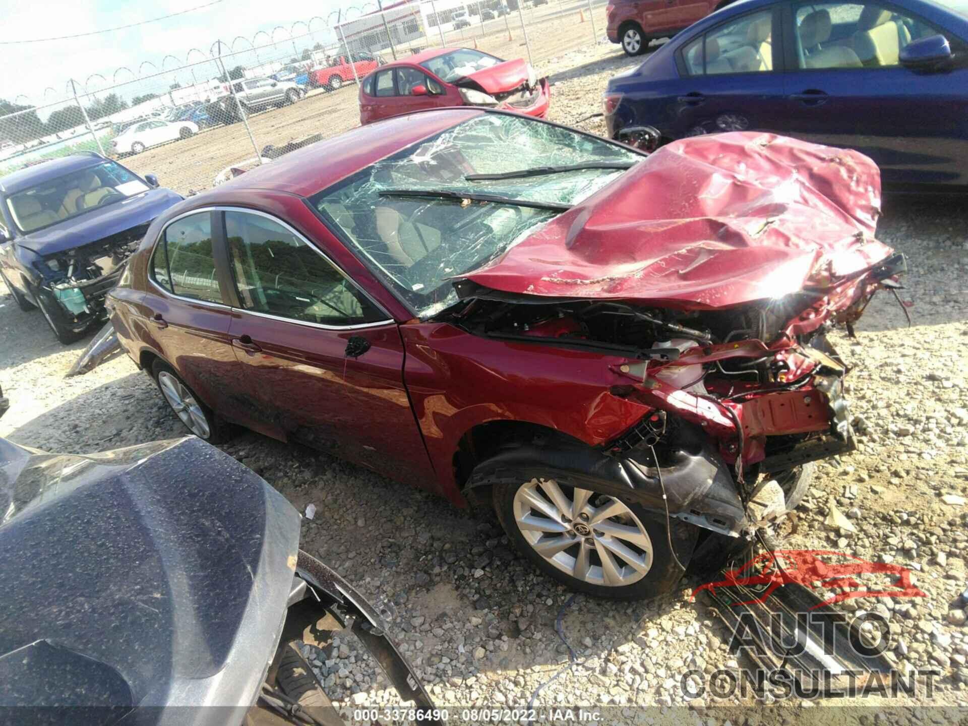 TOYOTA CAMRY 2022 - 4T1C11AK9NU639196
