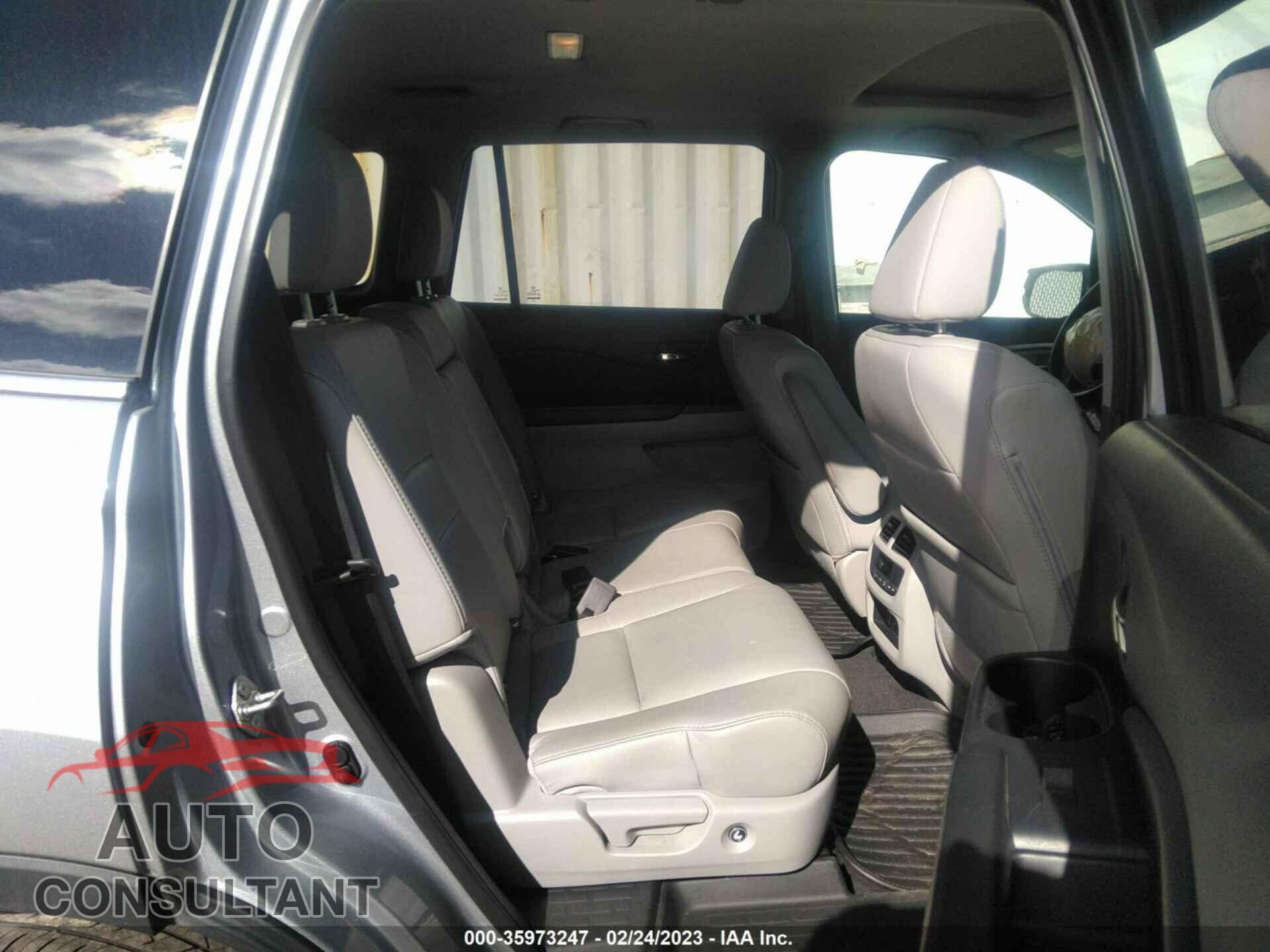 HONDA PILOT 2017 - 5FNYF6H5XHB015154
