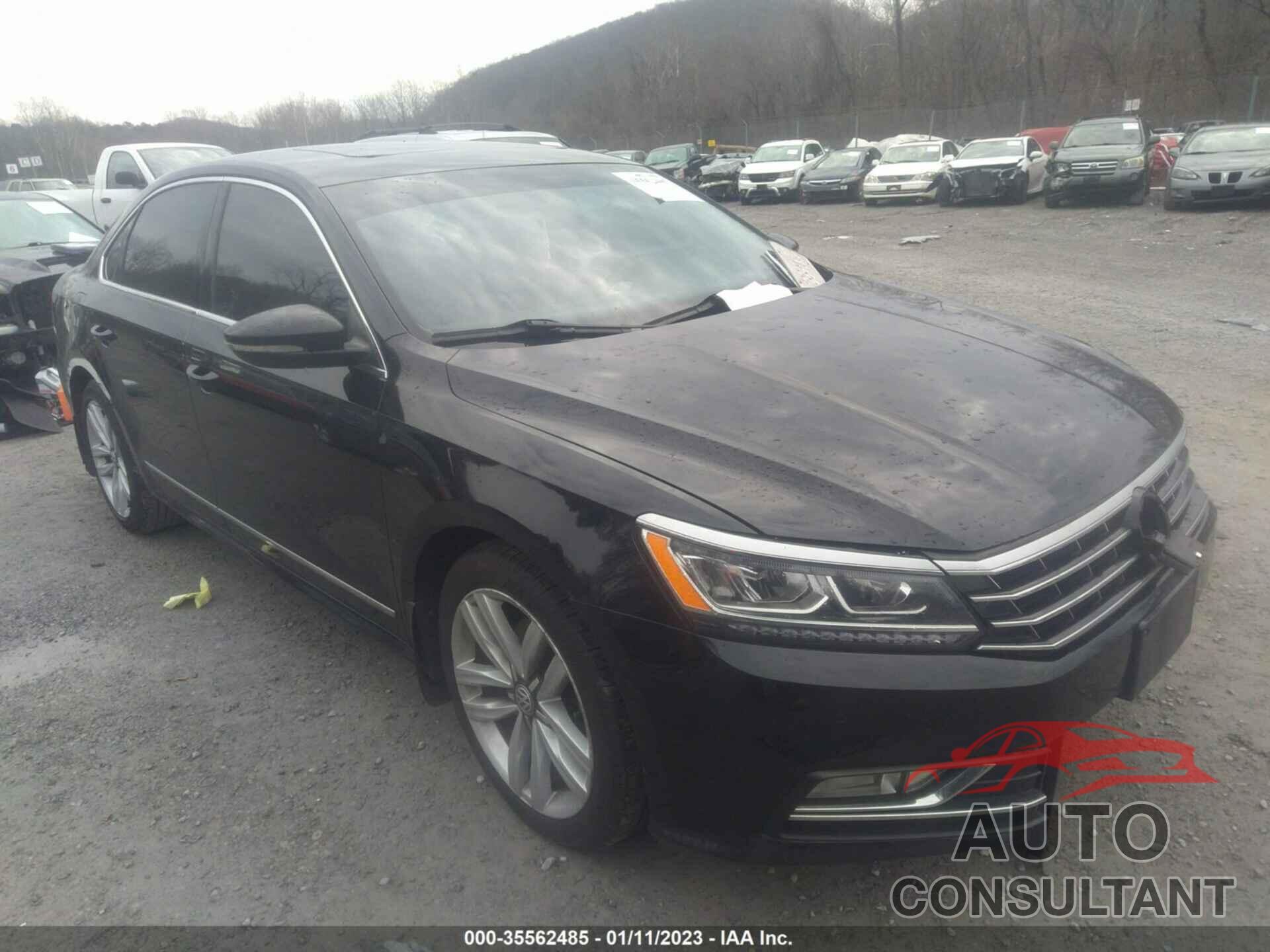 VOLKSWAGEN PASSAT 2017 - 1VWGT7A35HC057177
