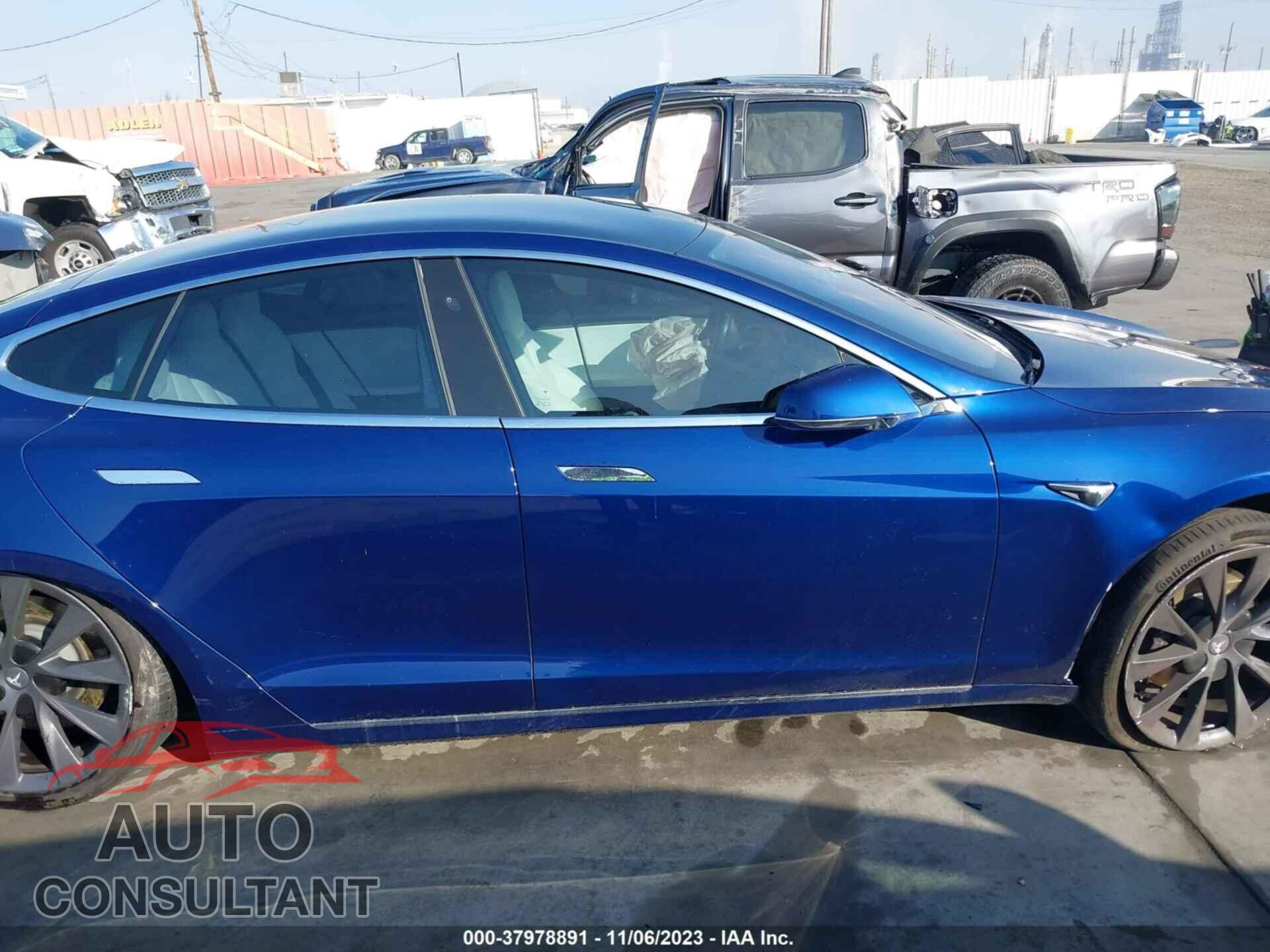 TESLA MODEL S 2018 - 5YJSA1E20JF260469
