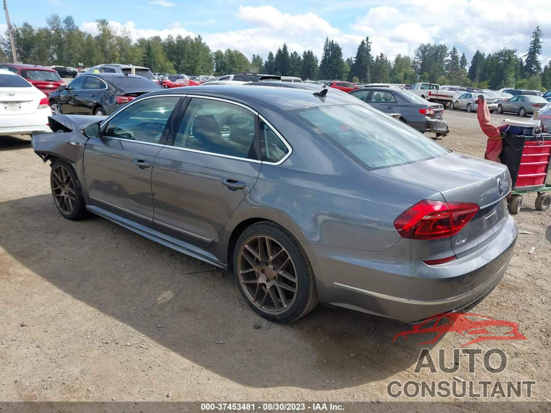 VOLKSWAGEN PASSAT 2017 - 1VWDT7A37HC019176