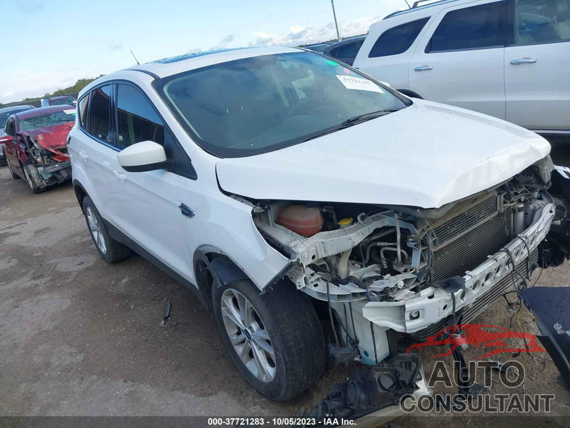 FORD ESCAPE 2017 - 1FMCU9G94HUA29298