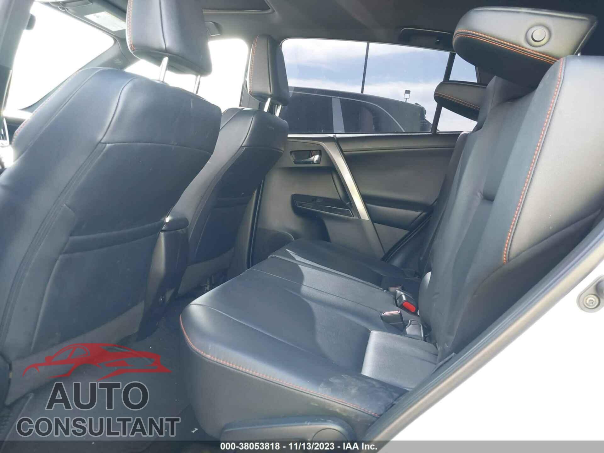 TOYOTA RAV4 2018 - 2T3NFREV1JW450220