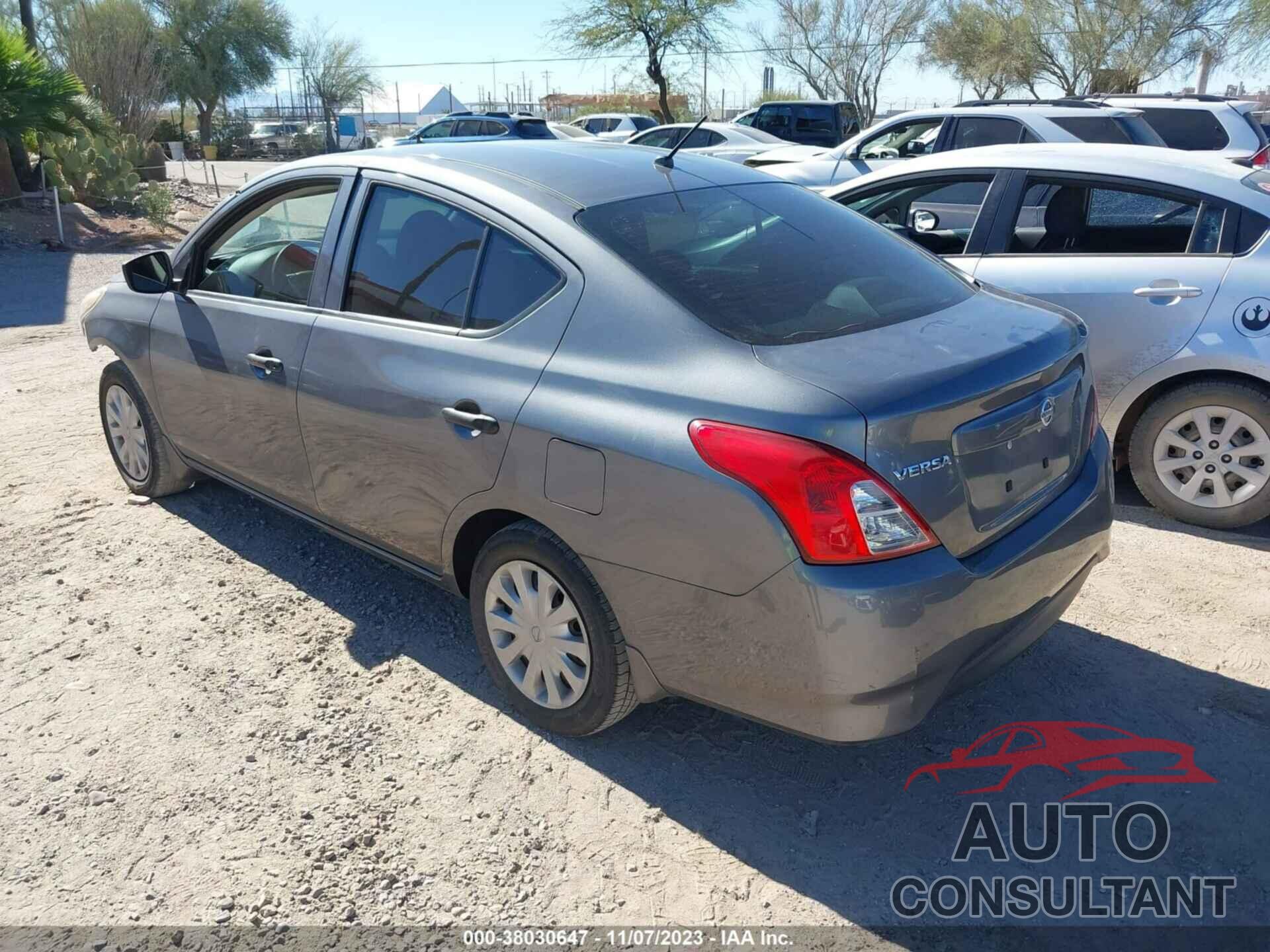 NISSAN VERSA SEDAN 2017 - 3N1CN7AP4HL902199