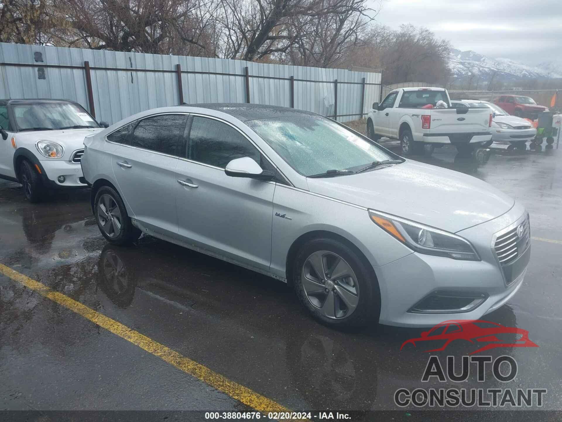 HYUNDAI SONATA HYBRID 2017 - KMHE34L19HA059378