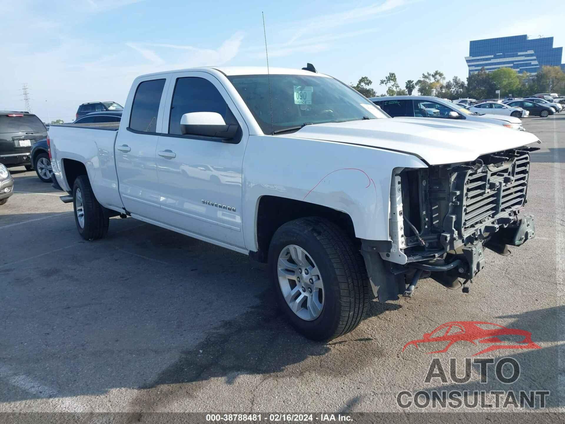 CHEVROLET SILVERADO 1500 2018 - 1GCRCREC8JZ380997