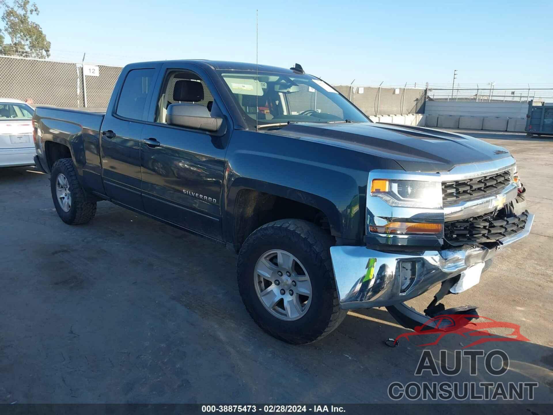 CHEVROLET SILVERADO 1500 2018 - 1GCRCREC3JZ214239