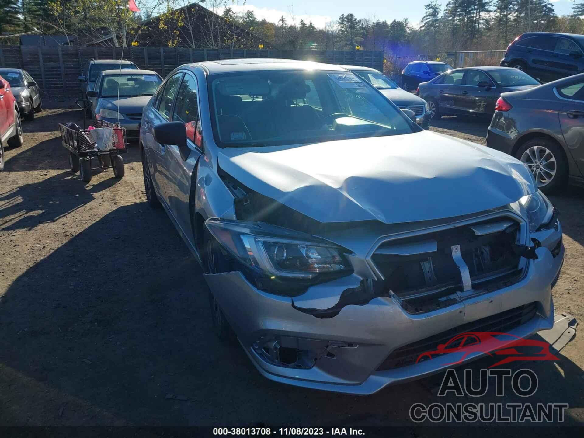 SUBARU LEGACY 2018 - 4S3BNAB63J3020339