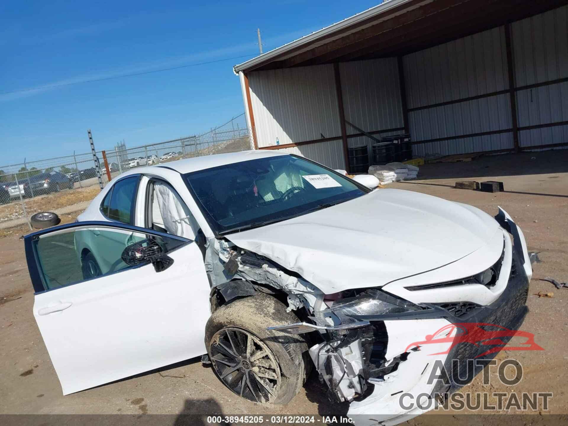 TOYOTA CAMRY 2021 - 4T1G11AK3MU544648